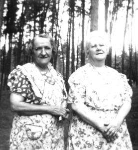 Nellie and Minnie about 1942
